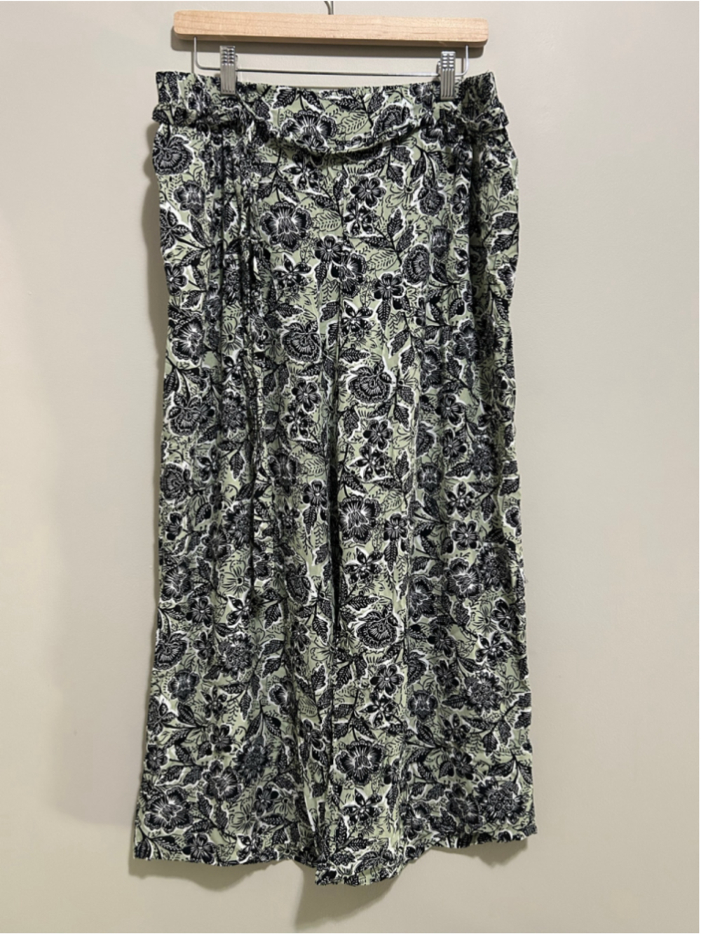 Wide Leg Pants Green Black Floral Print - Picture 2 of 11